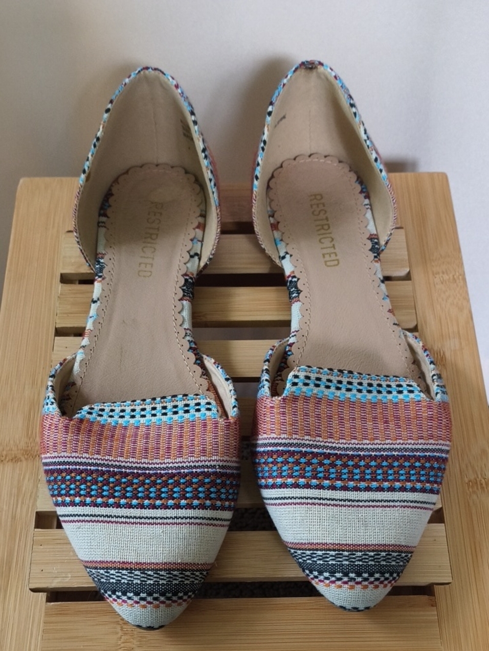 Restricted Women’s Striped Pointed-Toe D'Orsay Flats Size 9.5